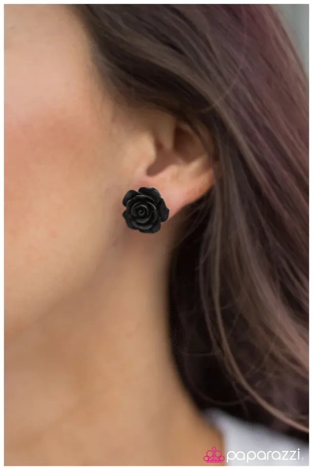 Earrings Paparazzi Earring Rose Garden Black Paparazzi Jewelry