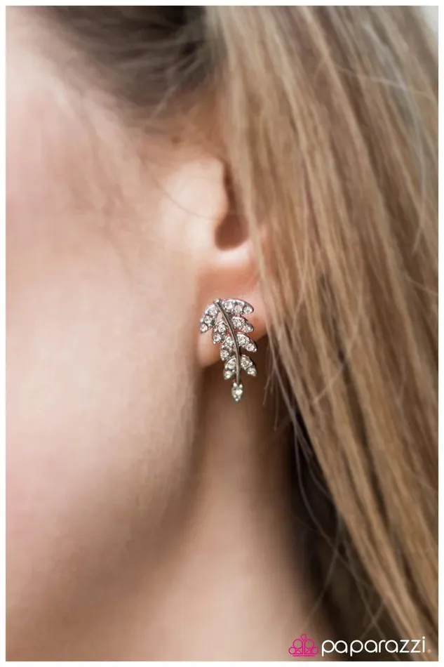 Earrings Paparazzi Jewelry Paparazzi Earring Lady Bountiful White