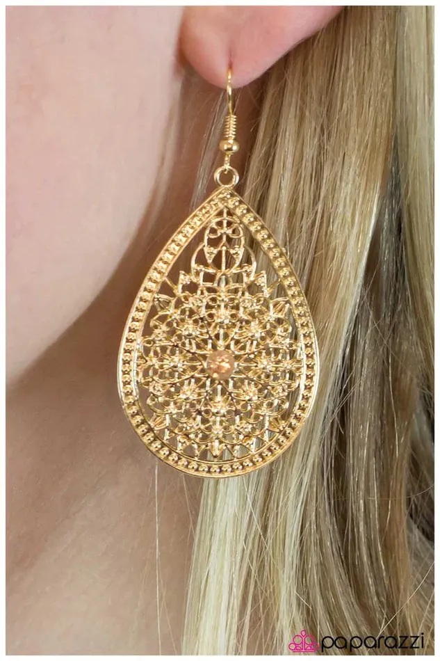 Paparazzi Earring My Queen Gold Paparazzi Jewelry Earrings