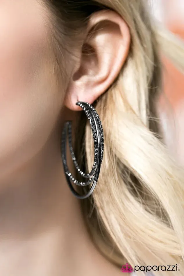 Paparazzi Jewelry Earrings Paparazzi Earring Out Of Orbit Black