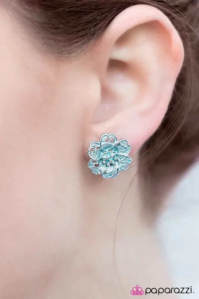 Paparazzi Jewelry Earrings Paparazzi Earring Pretty Little Thing Blue